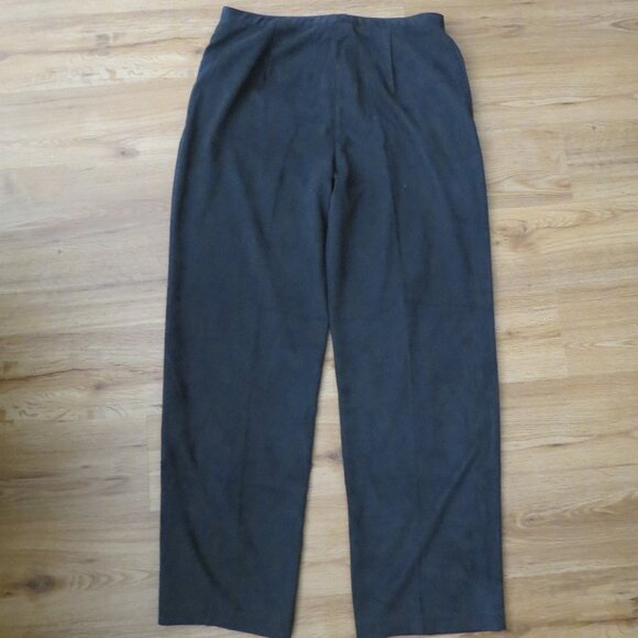 Black Straight Leg Pants for Effortless Style - Picture 3 of 3